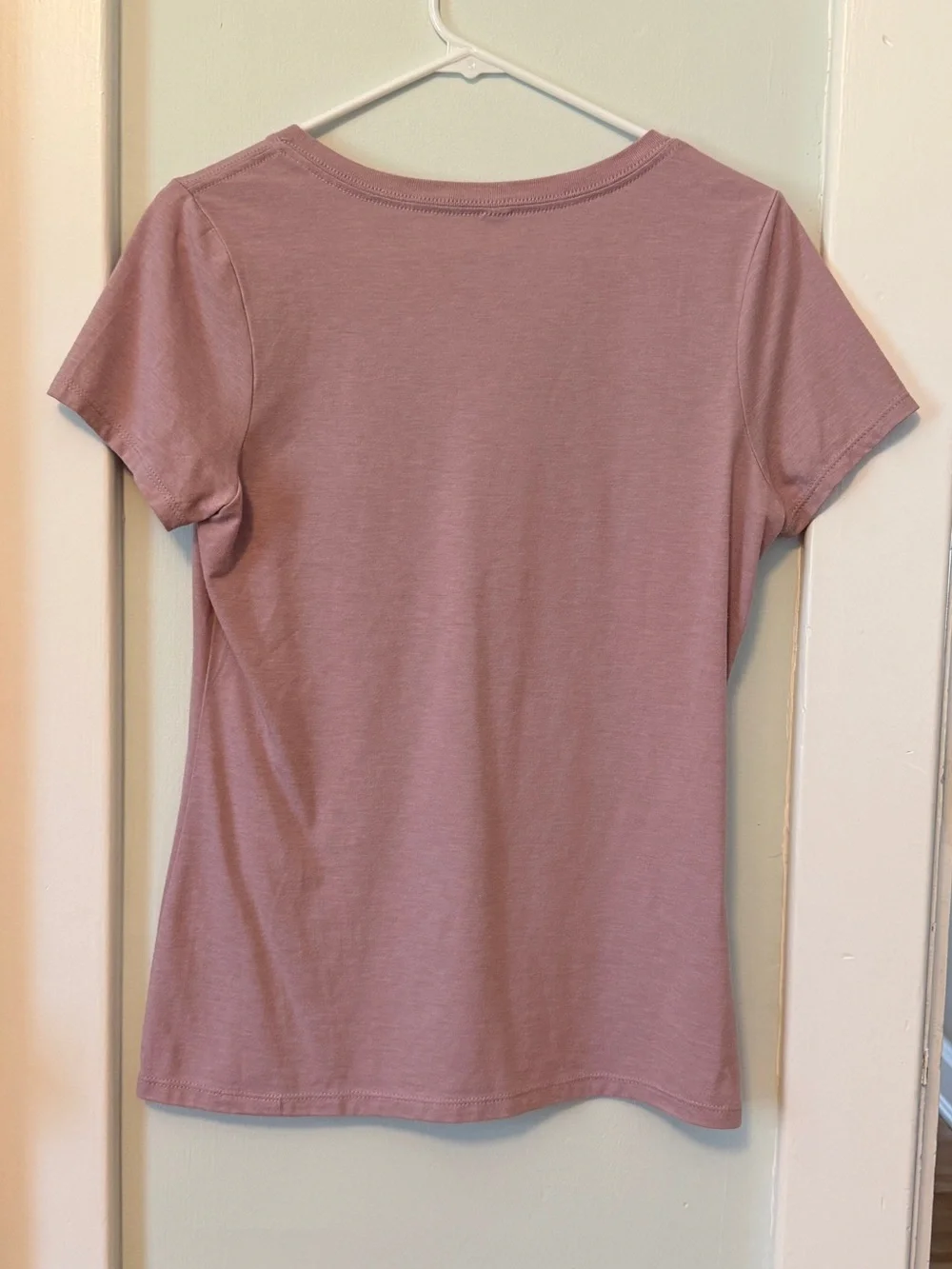Inkopious brand Women's Dusty Rose Dog Graphic V‑Neck Tee #0203